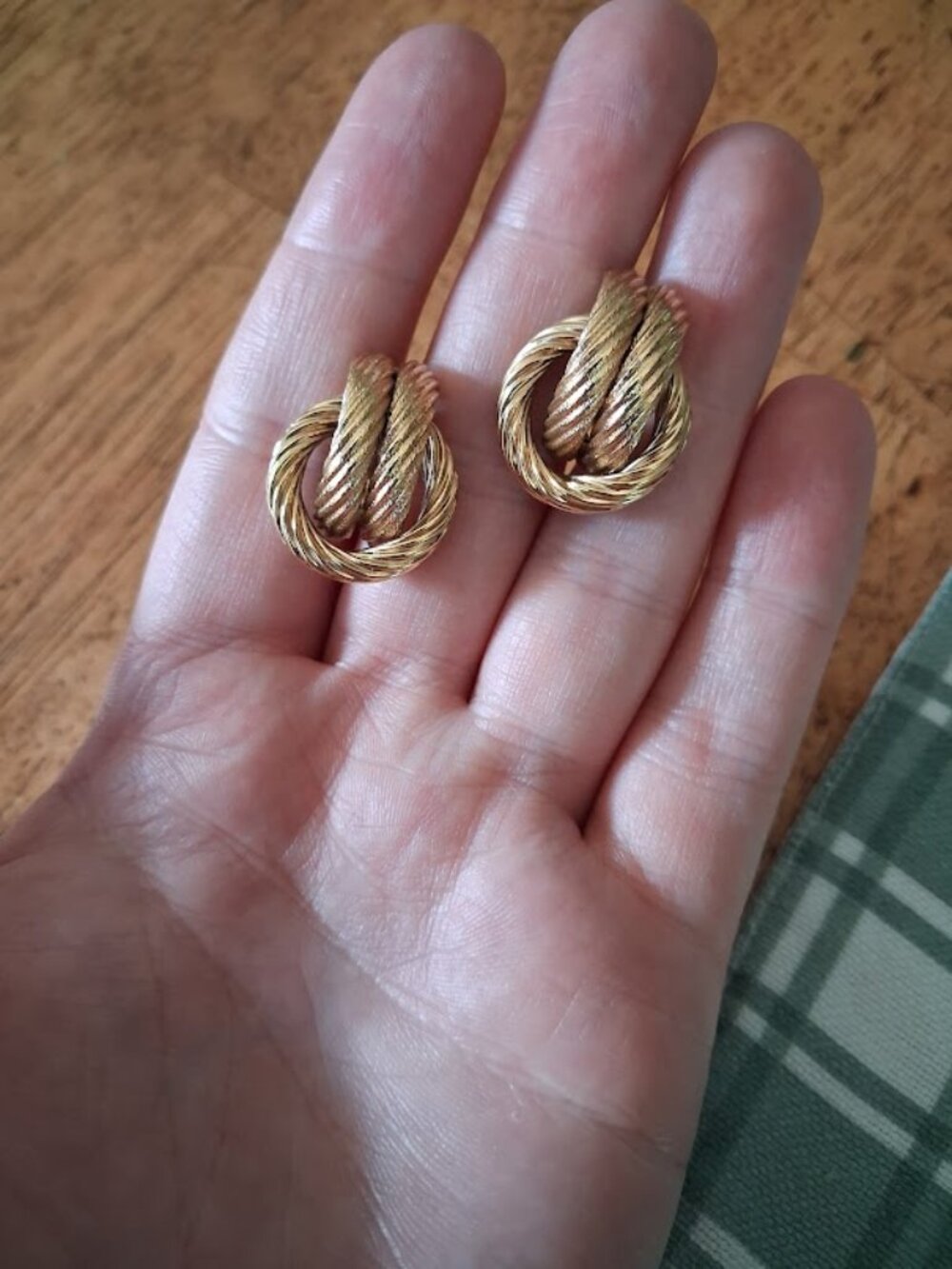 Retro style clip on earrings